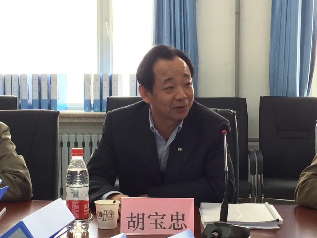 我校副校长胡宝忠讲话